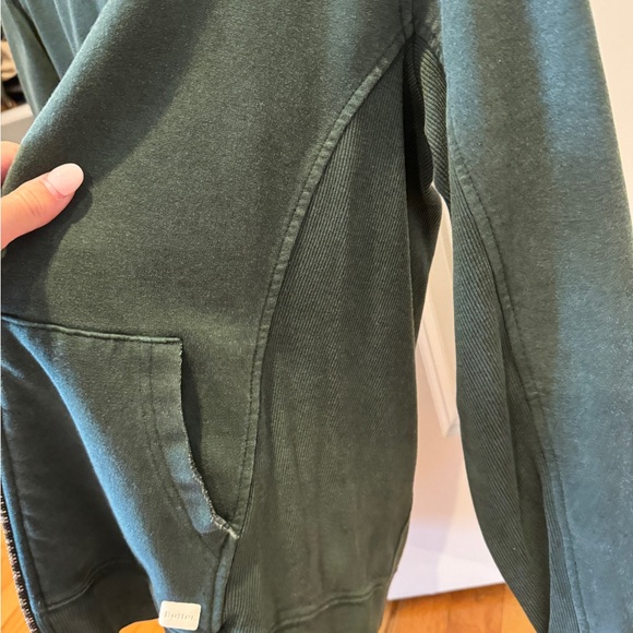 Butter super soft zip up in army green size Smal - Picture 2 of 5